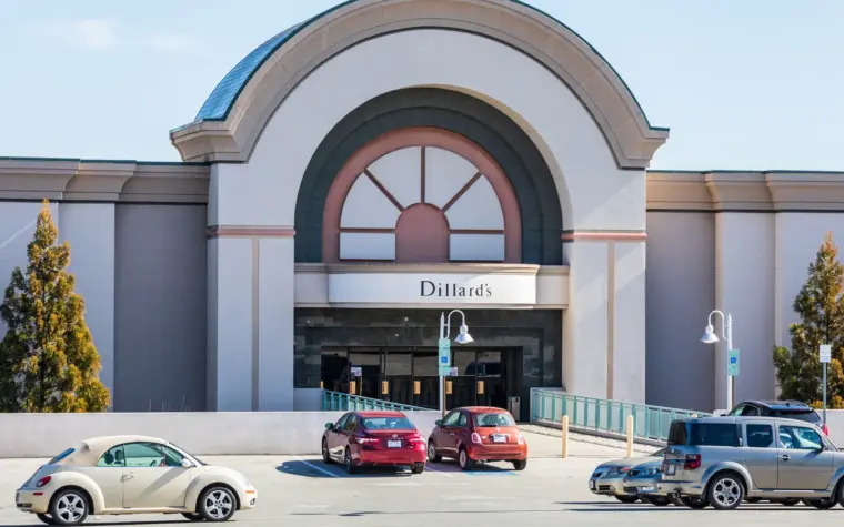 Dillard’s increases its market share