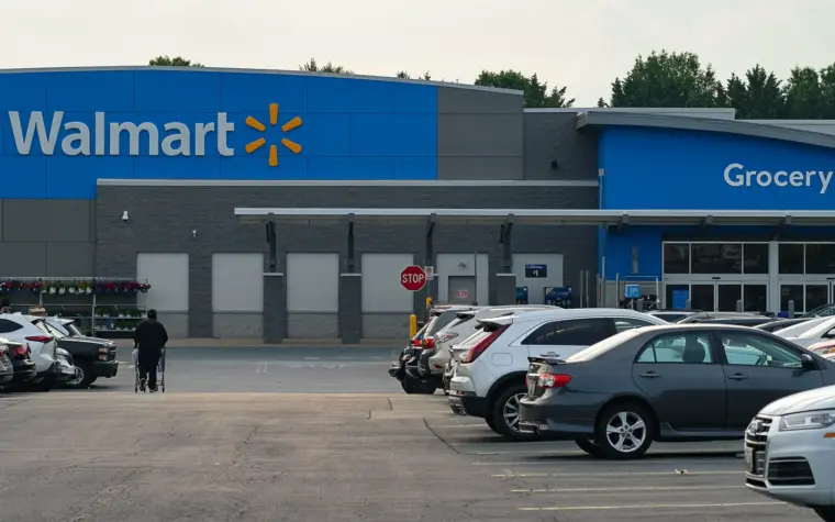 Walmart stores adapt to rise in e-commerce sales
